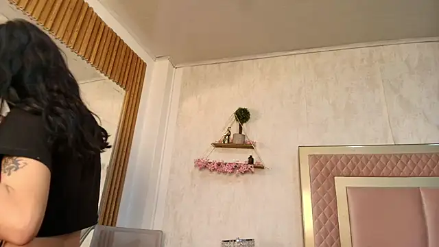 Snapshot of Madhison_5 chatting on February 26, 2026, 12:04 pm Madhison 5 online show from February 26, 2026, 12:04 pm