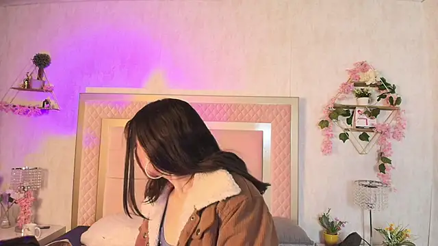 Snapshot of Madhison_5 chatting on March 1, 2026, 12:18 pm Madhison 5 online show from March 1, 2026, 12:18 pm