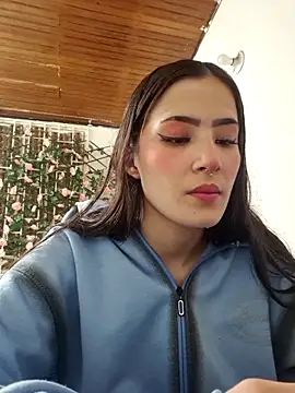 Celeste Moretti online show from November 12, 2025, 2:06 pm