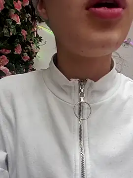 Celeste Moretti online show from December 17, 2025, 1:39 pm