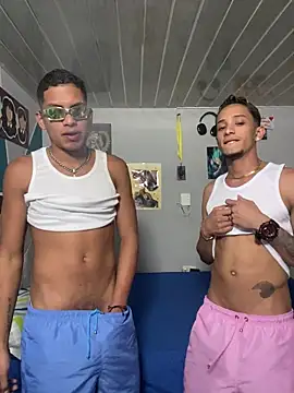 Snapshot of Mike_and_Rayan chatting on February 6, 2026, 2:27 am Mike and Rayan online show from February 6, 2026, 2:27 am