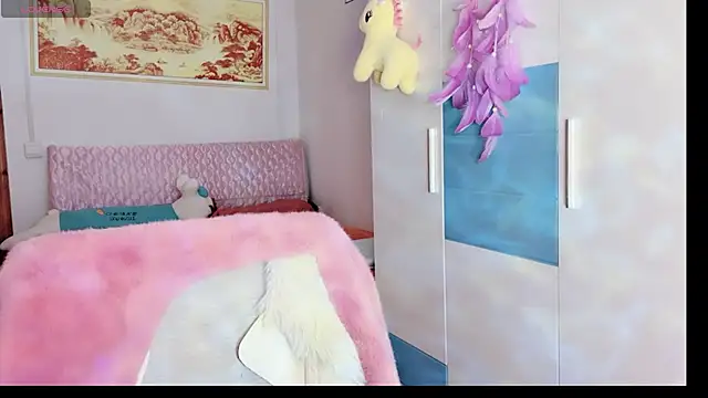 Xiaojuan61 online show from December 3, 2025, 7:38 am