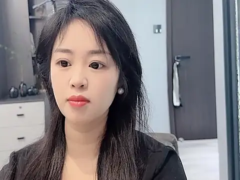 Snapshot of Lucky--Lucy chatting on November 16, 2025, 3:23 am Lucky--Lucy online show from November 16, 2025, 3:23 am