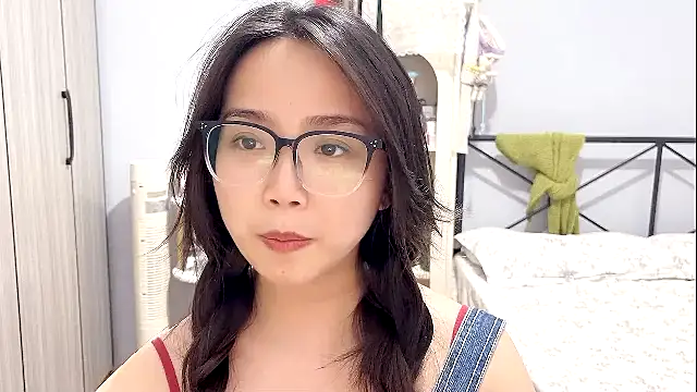 Hmm 0303 online show from April 10, 2026, 4:44 pm