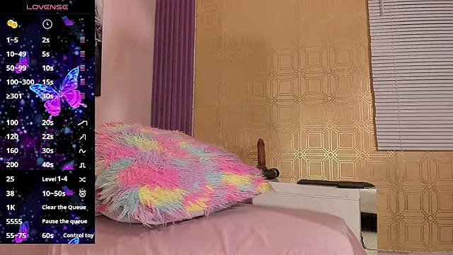 Snapshot of valen_gill chatting on November 20, 2025, 12:16 pm valen gill online show from November 20, 2025, 12:16 pm