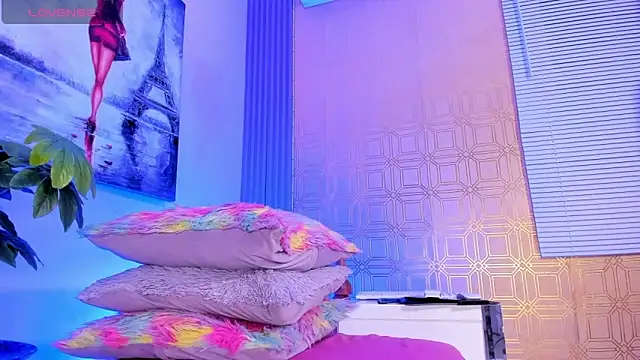 Snapshot of valen_gill chatting on December 14, 2025, 12:21 pm valen gill online show from December 14, 2025, 12:21 pm