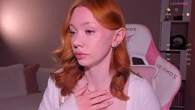 Elisahsthetics online show from April 19, 2026, 12:33 am