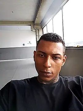 oPretin013 online show from November 5, 2025, 4:07 pm