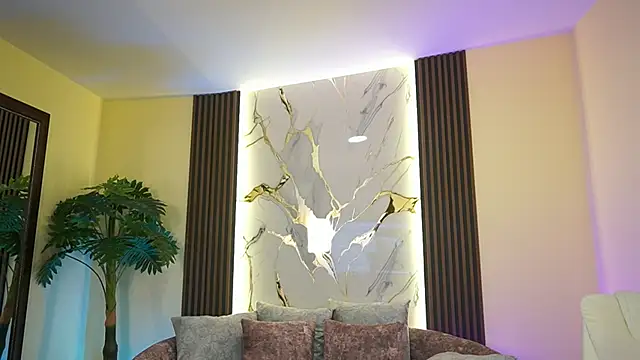 TessaaFox online show from December 2, 2025, 11:37 am