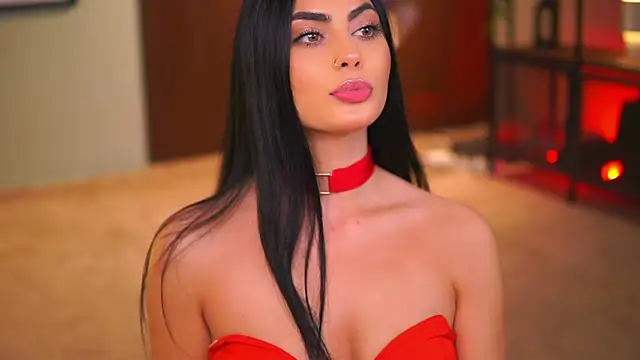 RavennaDArcy online show from November 19, 2025, 8:31 pm