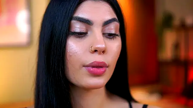 RavennaDArcy online show from November 22, 2025, 8:08 pm