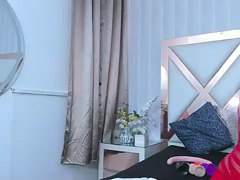 Snapshot of DairaMoon chatting on November 6, 2025, 8:10 pm DairaMoon online show from November 6, 2025, 8:10 pm