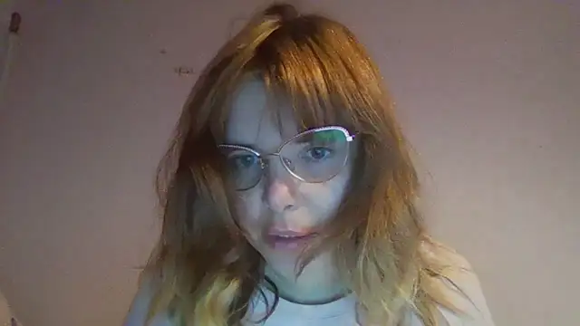 Snapshot of HornyElena chatting on November 24, 2025, 3:12 pm HornyElena online show from November 24, 2025, 3:12 pm