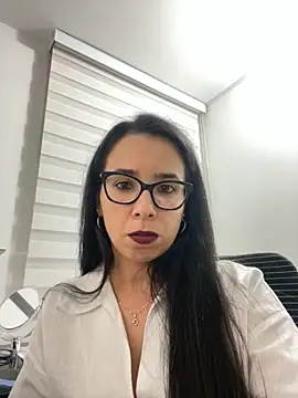 Snapshot of Vicky_ro chatting on November 6, 2025, 12:11 am Vicky ro online show from November 6, 2025, 12:11 am