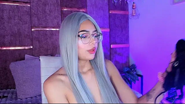  ViolletteNoir  online show from November 20, 2025, 8:08 pm