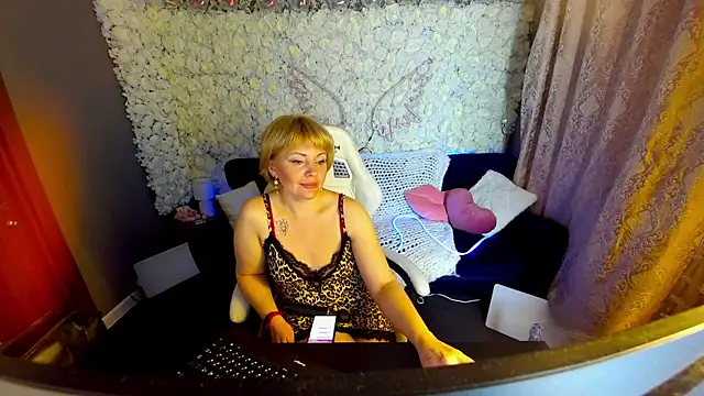 AmaraNights online show from April 14, 2026, 7:09 pm