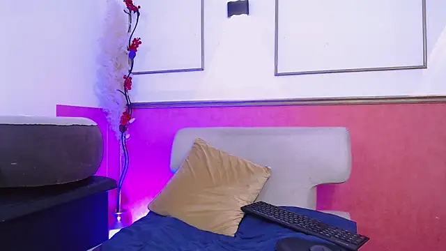 Tessachains 2  online show from December 19, 2025, 4:52 am