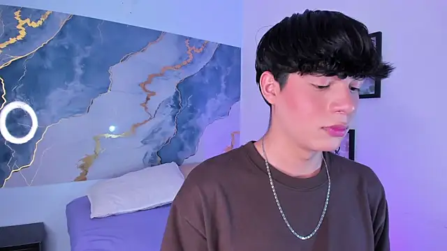 Isaac Kurtt online show from November 14, 2025, 7:56 pm