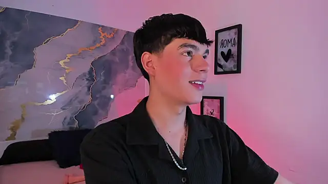 Isaac Kurtt online show from November 28, 2025, 7:38 pm