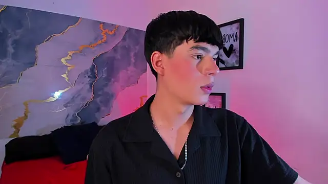 Isaac Kurtt online show from December 3, 2025, 7:56 pm