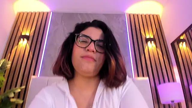 Snapshot of Carlotta_de_velour chatting on April 23, 2026, 2:46 am Carlotta de velour online show from April 23, 2026, 2:46 am