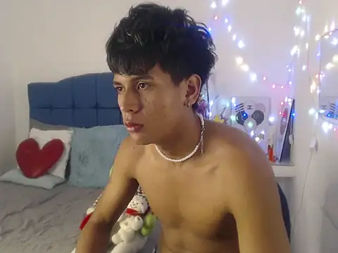 Snapshot of Valentino_Lane chatting on December 3, 2025, 1:20 pm Valentino Lane online show from December 3, 2025, 1:20 pm