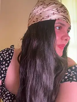 candicewest  online show from April 25, 2026, 4:48 pm