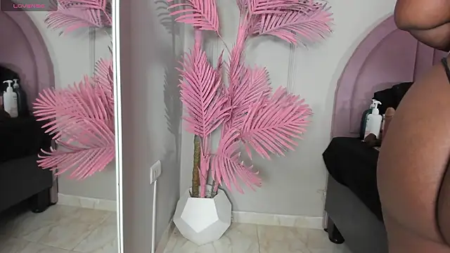 Snapshot of Tamaramilleer chatting on February 4, 2026, 5:02 am Tamaramilleer online show from February 4, 2026, 5:02 am