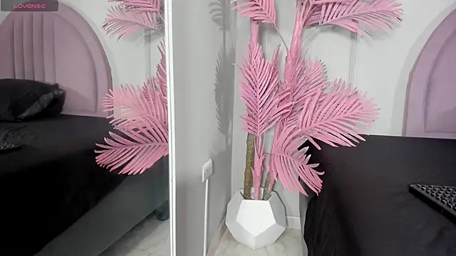 Snapshot of Tamaramilleer chatting on February 16, 2026, 4:30 am Tamaramilleer online show from February 16, 2026, 4:30 am