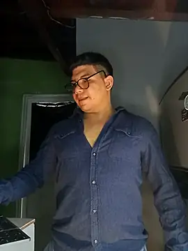 UrielRay13 online show from November 13, 2025, 7:13 pm