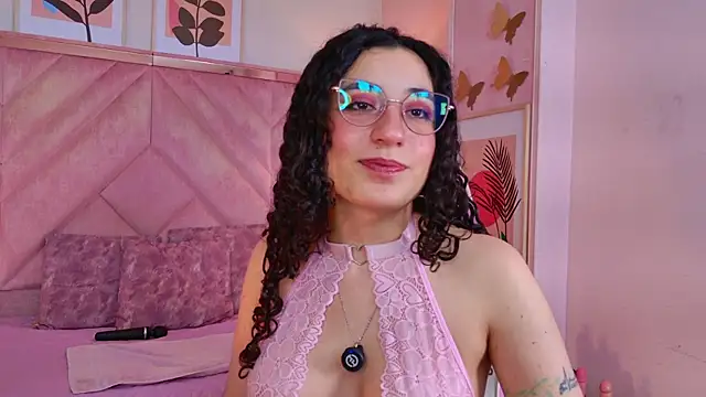 DemiJones  online show from April 11, 2026, 7:45 am