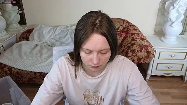 HolyBabyDoll online show from November 26, 2025, 11:44 am