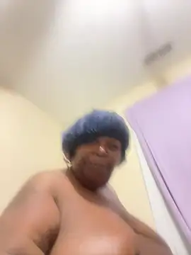 Snapshot of Babygir85 chatting on January 10, 2026, 2:35 am Babygir85 online show from January 10, 2026, 2:35 am