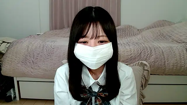 Snapshot of _Runa_ chatting on November 10, 2025, 5:17 am Runa online show from November 10, 2025, 5:17 am