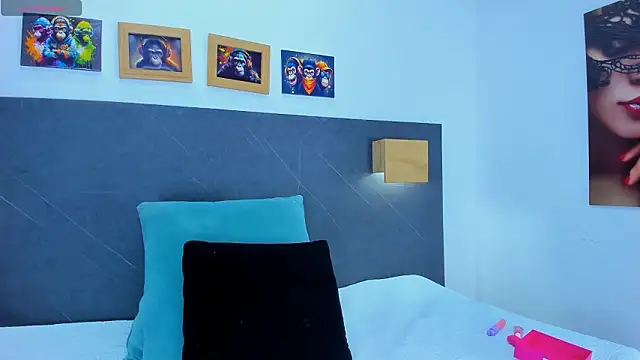 Andhrea Vale online show from March 31, 2026, 12:27 pm