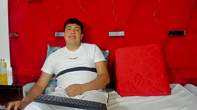 Emmaanddarling online show from January 16, 2026, 3:27 pm