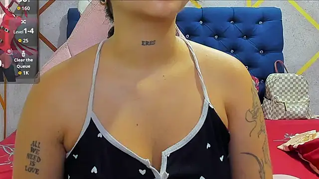  vaiolet owo online show from February 4, 2026, 5:02 am