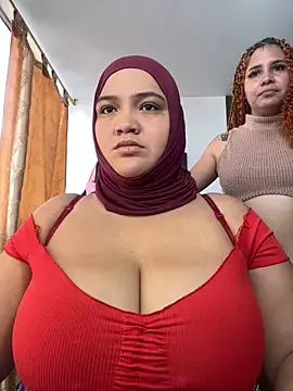 sweetmuslim01 online show from October 26, 2025, 4:24 pm