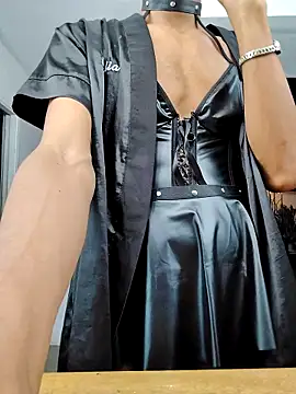 Snapshot of RosaliaMontero chatting on November 10, 2025, 6:12 am RosaliaMontero online show from November 10, 2025, 6:12 am