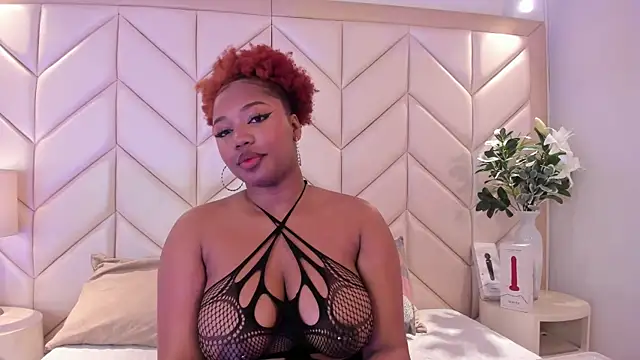 BrendaFernandez  online show from February 8, 2026, 2:42 pm