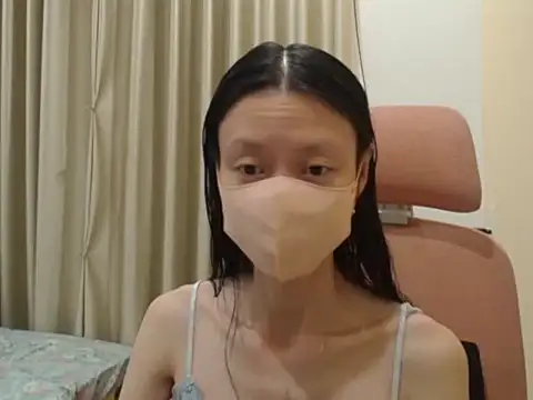 Lil-Cherries online show from February 2, 2026, 1:43 pm