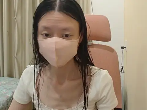 Lil-Cherries online show from February 6, 2026, 1:36 pm