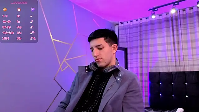 Un Sluttyy online show from December 3, 2025, 11:30 am