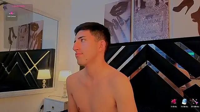 Un Sluttyy online show from March 31, 2026, 11:43 am