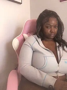 Fxncymuse online show from February 16, 2026, 7:21 pm