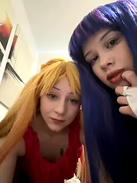 Kisamilf online show from November 9, 2025, 7:50 am