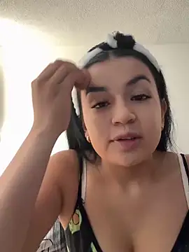 Abbiesuan online show from November 7, 2025, 3:01 pm