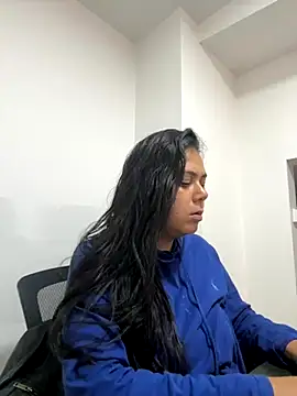 Snapshot of LorieFerrer chatting on October 16, 2025, 2:29 pm LorieFerrer online show from October 16, 2025, 2:29 pm