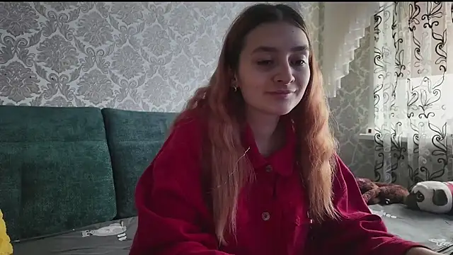 SweetLiaison online show from December 17, 2025, 6:41 am