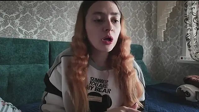 SweetLiaison online show from April 19, 2026, 6:02 am